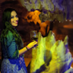 Meet your Posher, Alma